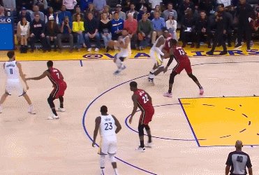 五战四次砍下33+！库里把FMVP状态带到新赛季